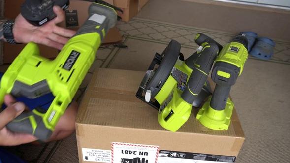 how to add blade to ryobi circular saw