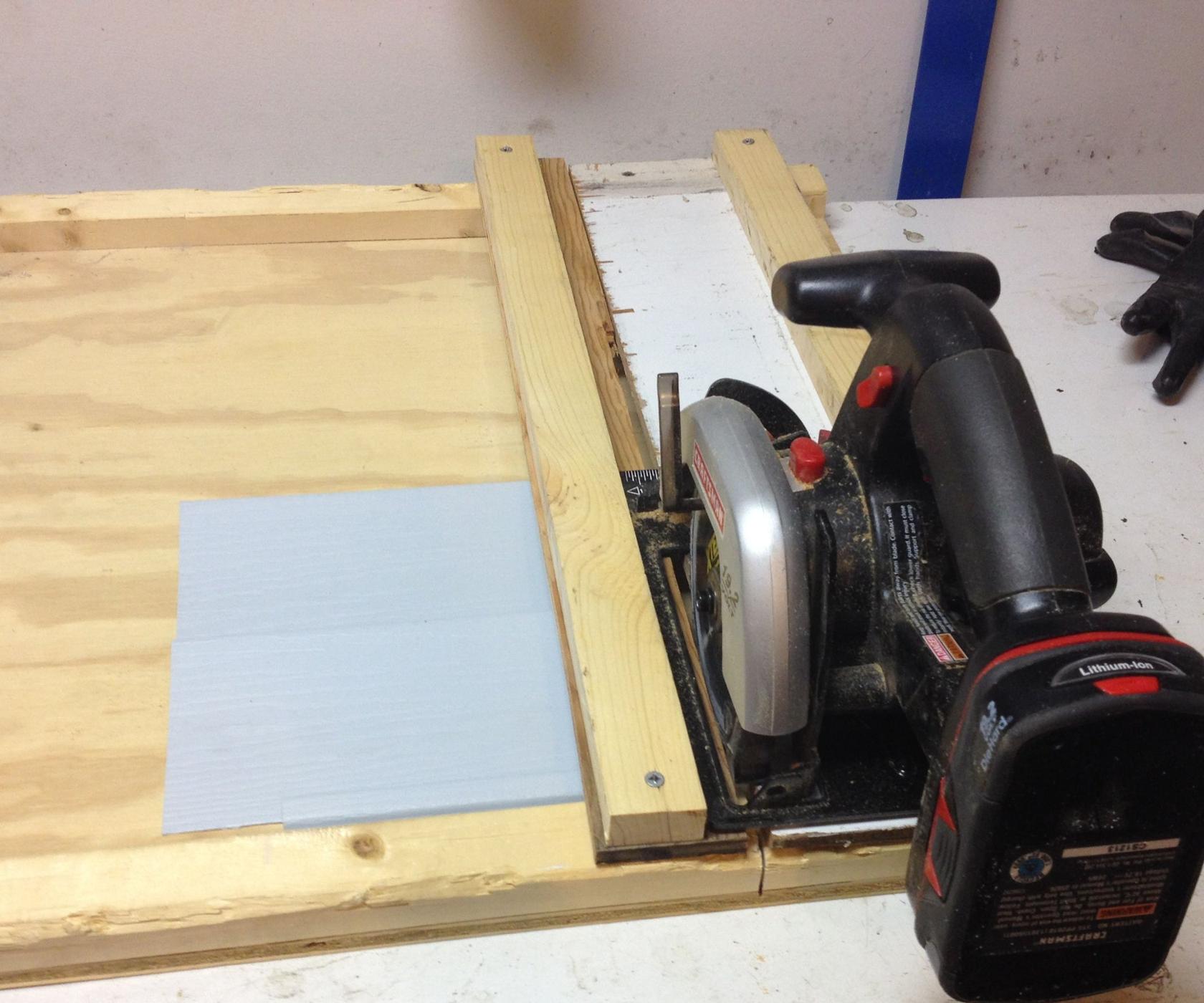 how to cut vinyl siding with a circular saw