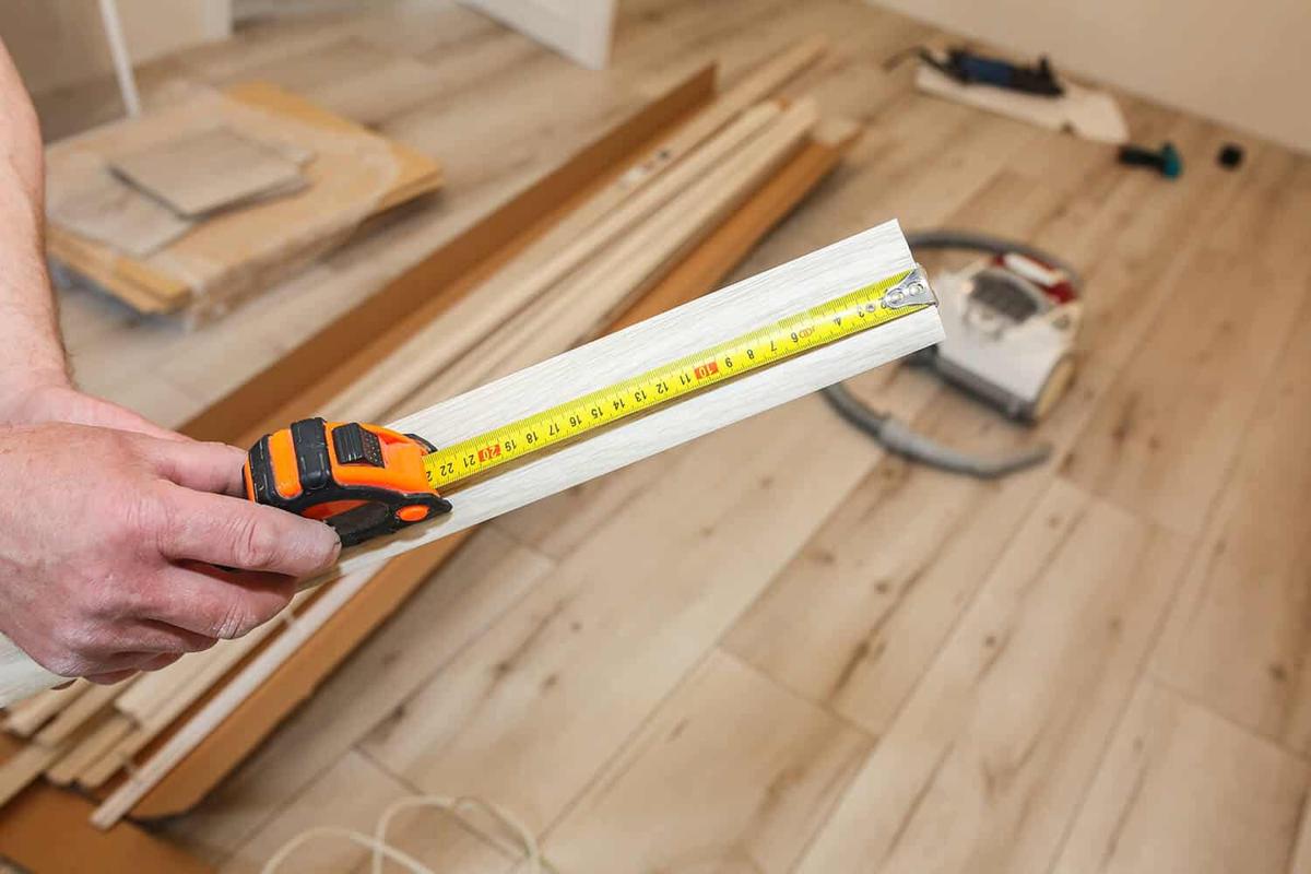 how to cut baseboard corners with circular saw