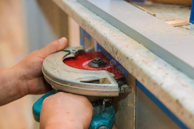 how to cut a kitchen worktop with a circular saw