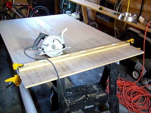 how to cut a straight line with a circular saw