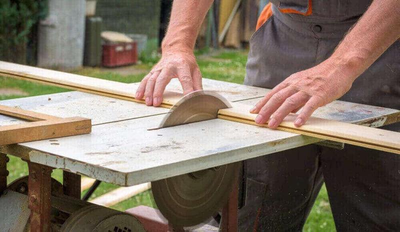 how to use a circular saw without a table