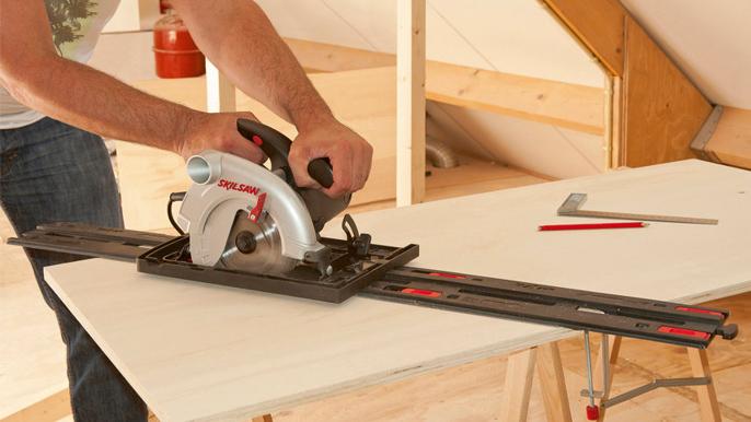 How do I properly use a circular saw guide rail?