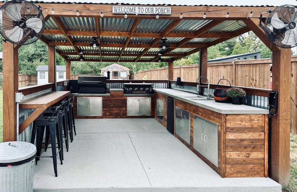 Charming Porch Bar Retreat