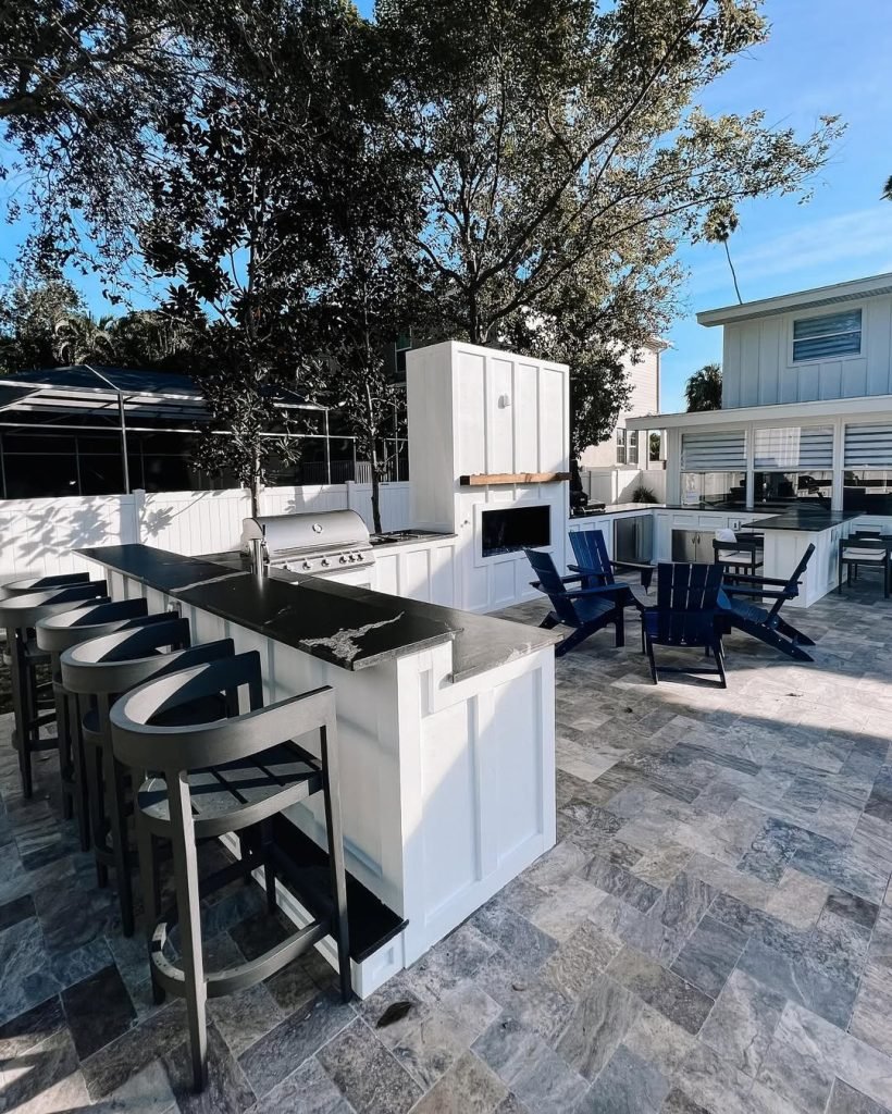 Coastal Elegance in Outdoor Kitchens