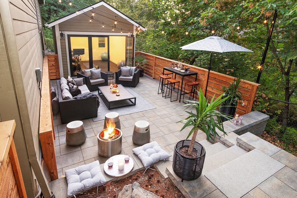 Contemporary Outdoor Exercise Space