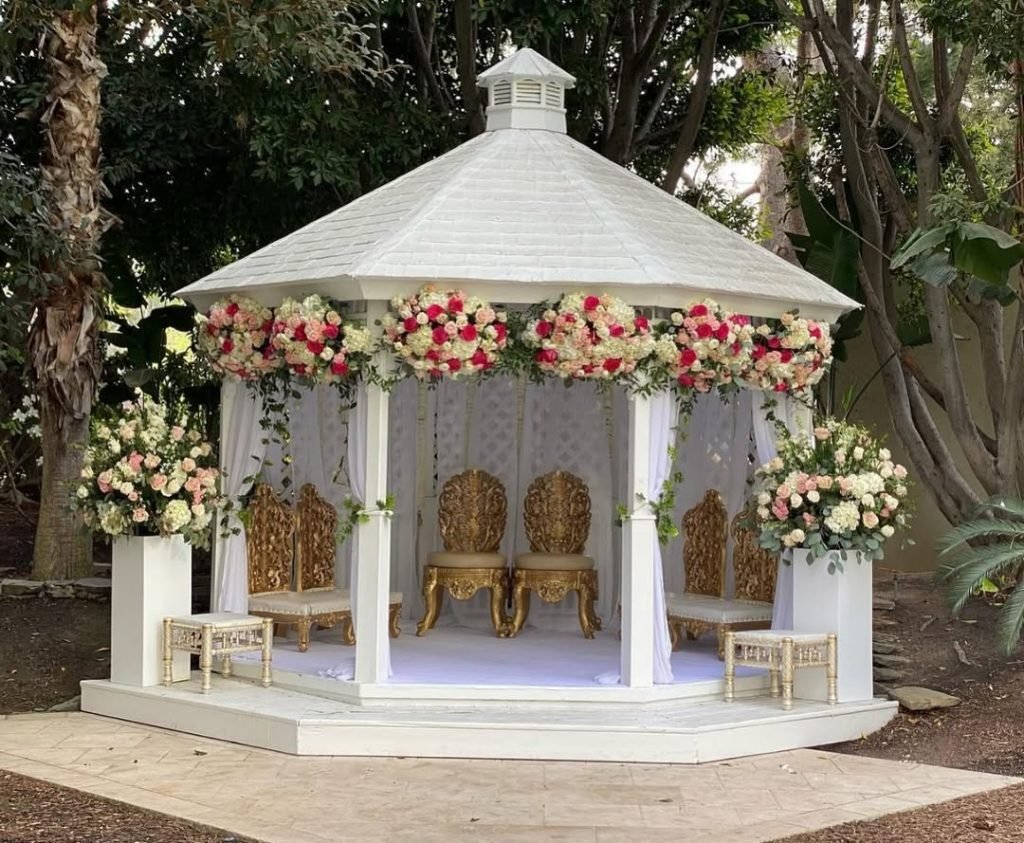 Elegant Golden Pavilion Design