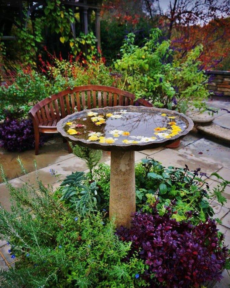 Fall-Inspired Birdbath Design