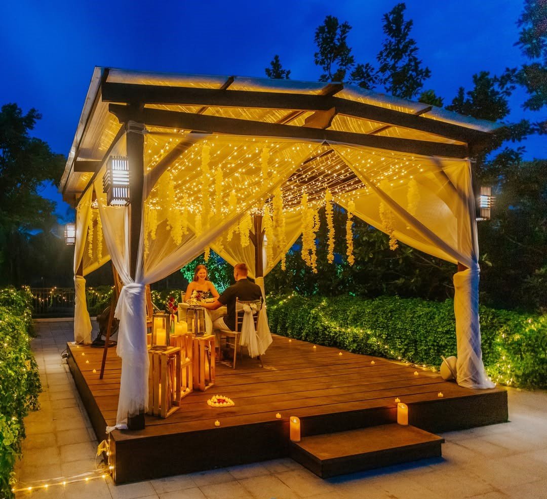 Intimate Outdoor Dining space