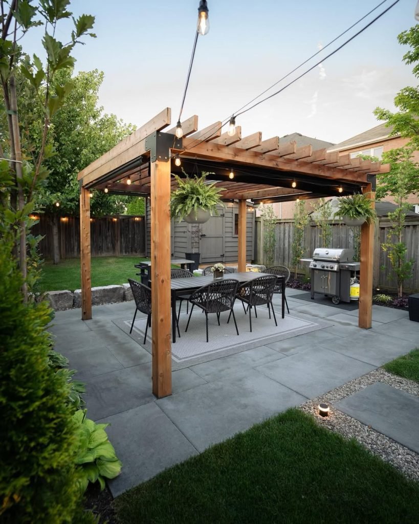 Sleek Outdoor Dining Design
