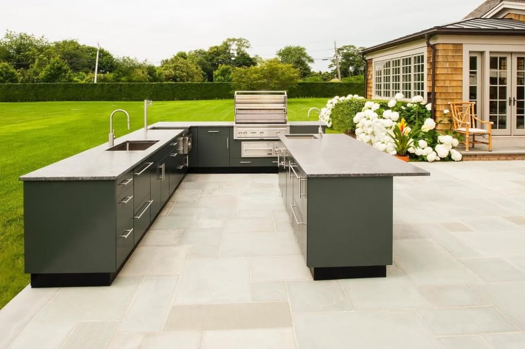 Sophisticated Outdoor Kitchen Design