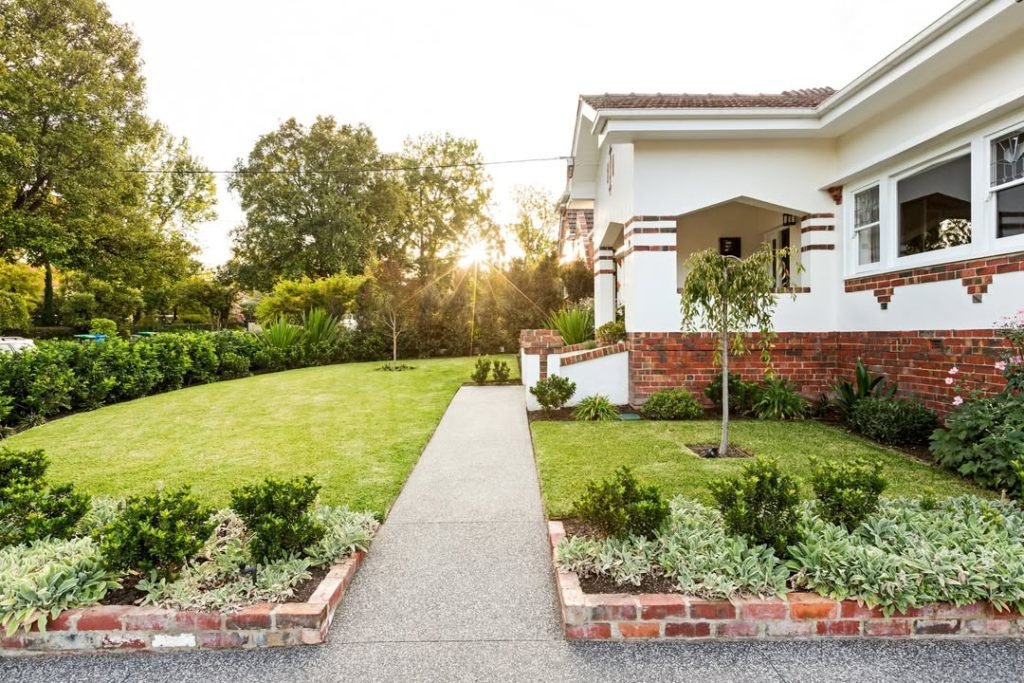 Traditional Cottage Garden Design