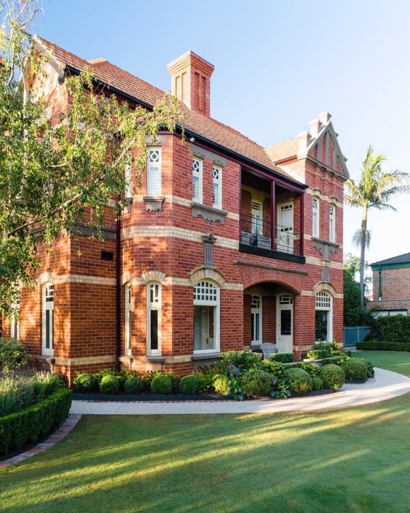 Victorian Elegance in Landscaping